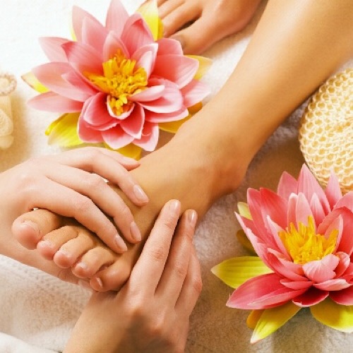PLUSH PINKIES NAIL BAR - pedicure